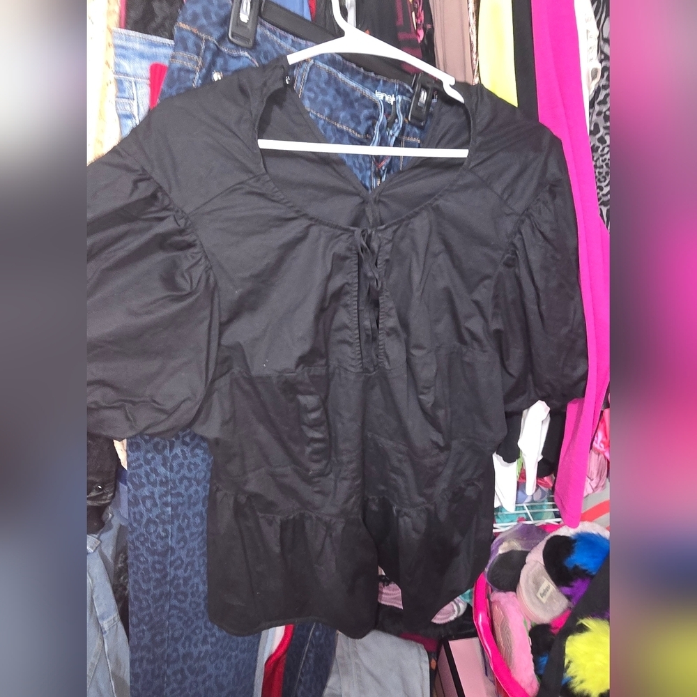 Like New Torrid 2x Peplum Sweetheart Top - Picture 3 of 5